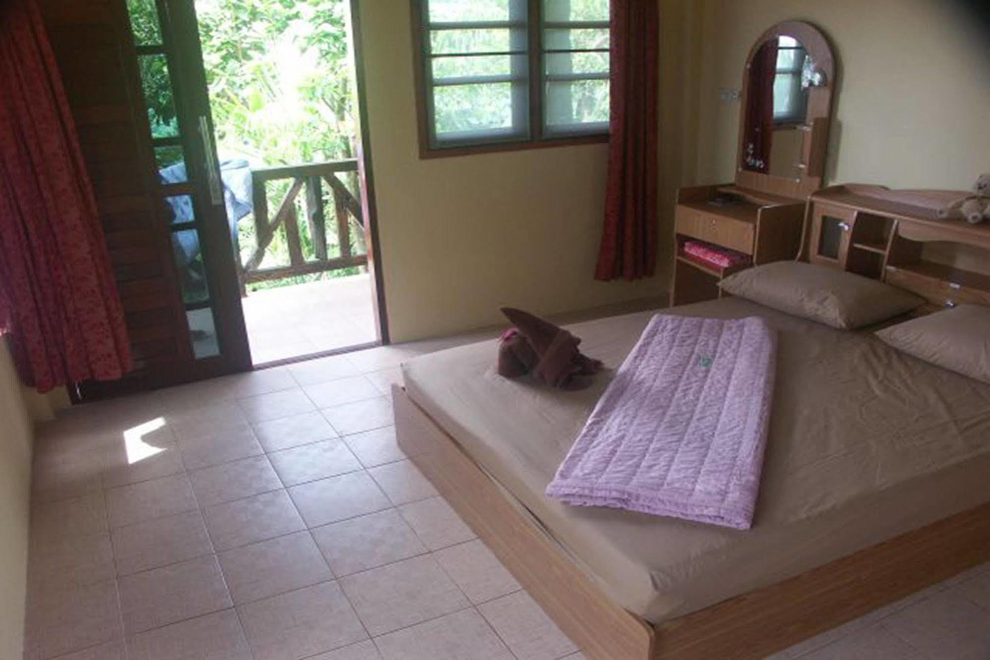 Koh Chang Hut Hotel Exterior foto